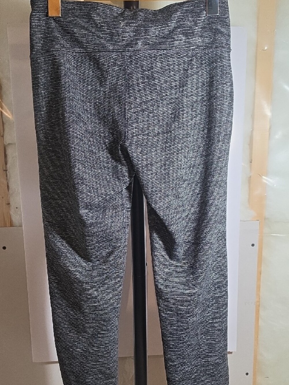 Old Navy Black & White Marled High-Rise Leggings - Picture 2 of 4